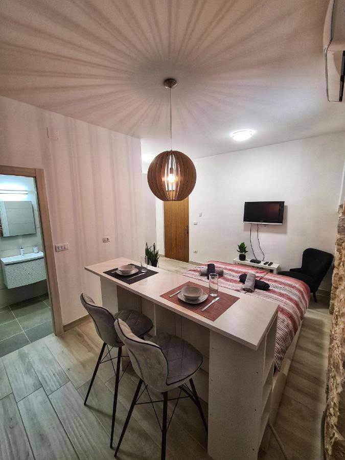 Ferienwohnung Polei Istria Pula Exterior foto
